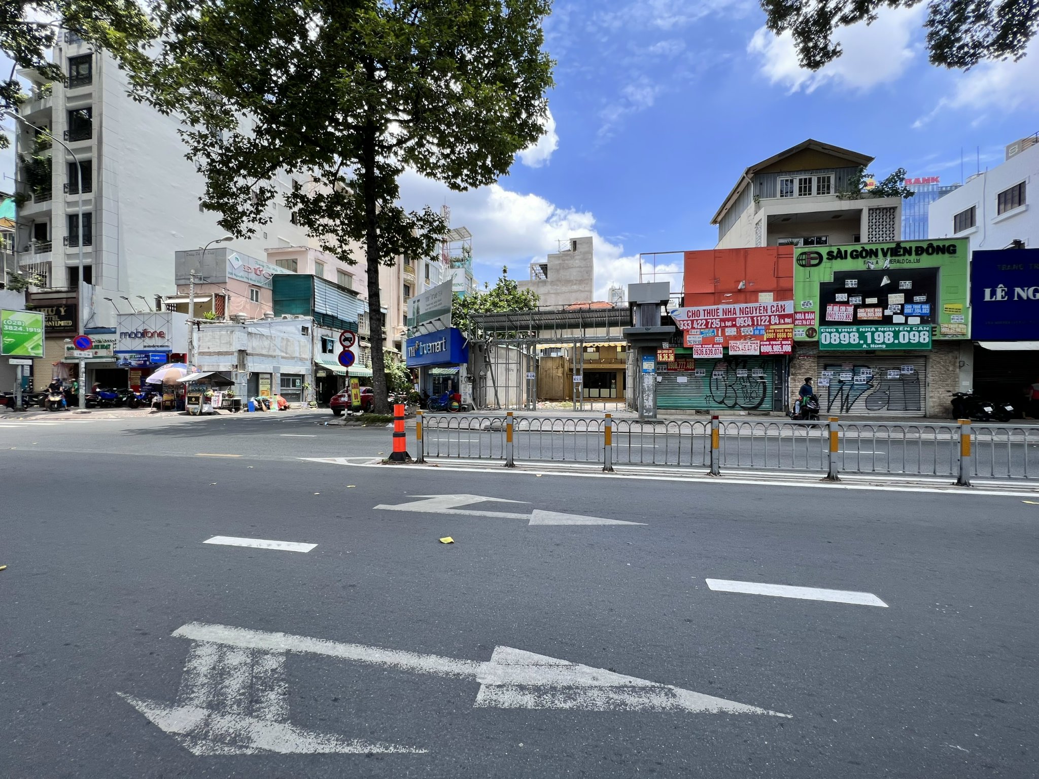 Bán khuôn đất 700m2 Mặt Tiền đường Nguyễn Thị Minh Khai , Phường 5 , Quận 3