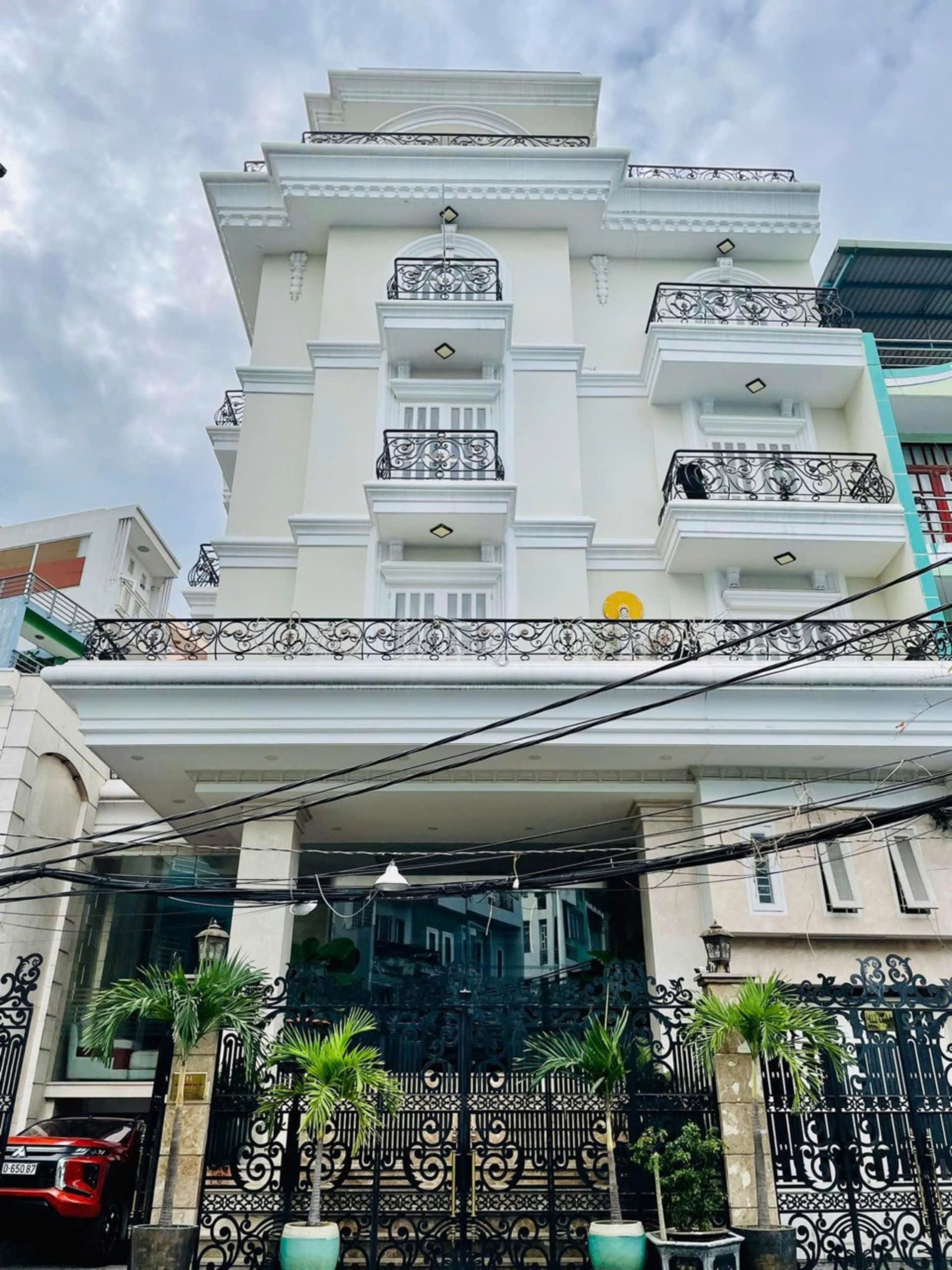[QUẬN 3] [ TÒA CHDV CAO CẤP ĐƯỜNG LÊ VĂN SỸ [ 9mx18m]