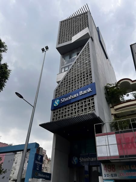 Bán tòa nhà mặt tiền đường 3 Tháng 2 Quận 10